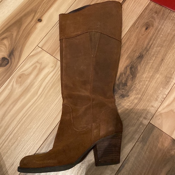 Guess Suede Boots - Picture 6 of 8